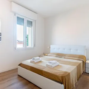 Chic Flat Near Center Appartamento Parma